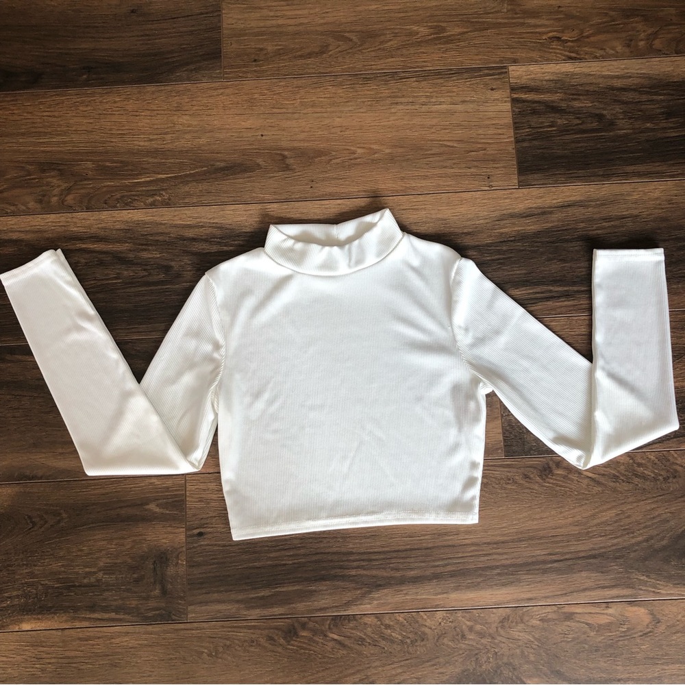 Boohoo, crop top, white, ribbed, very light and comfy, size XS/ S